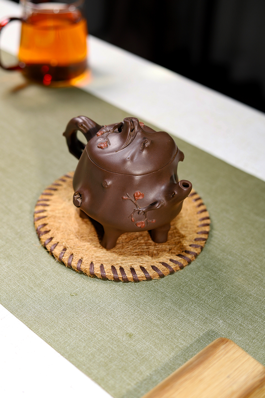 江建翔制双色梅桩壶