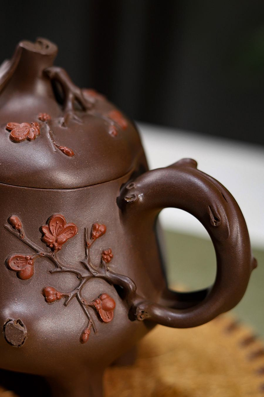 江建翔制双色梅桩壶