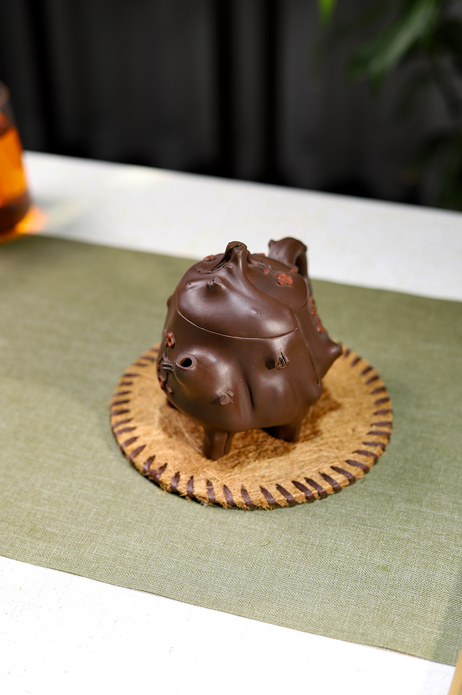 江建翔制双色梅桩壶