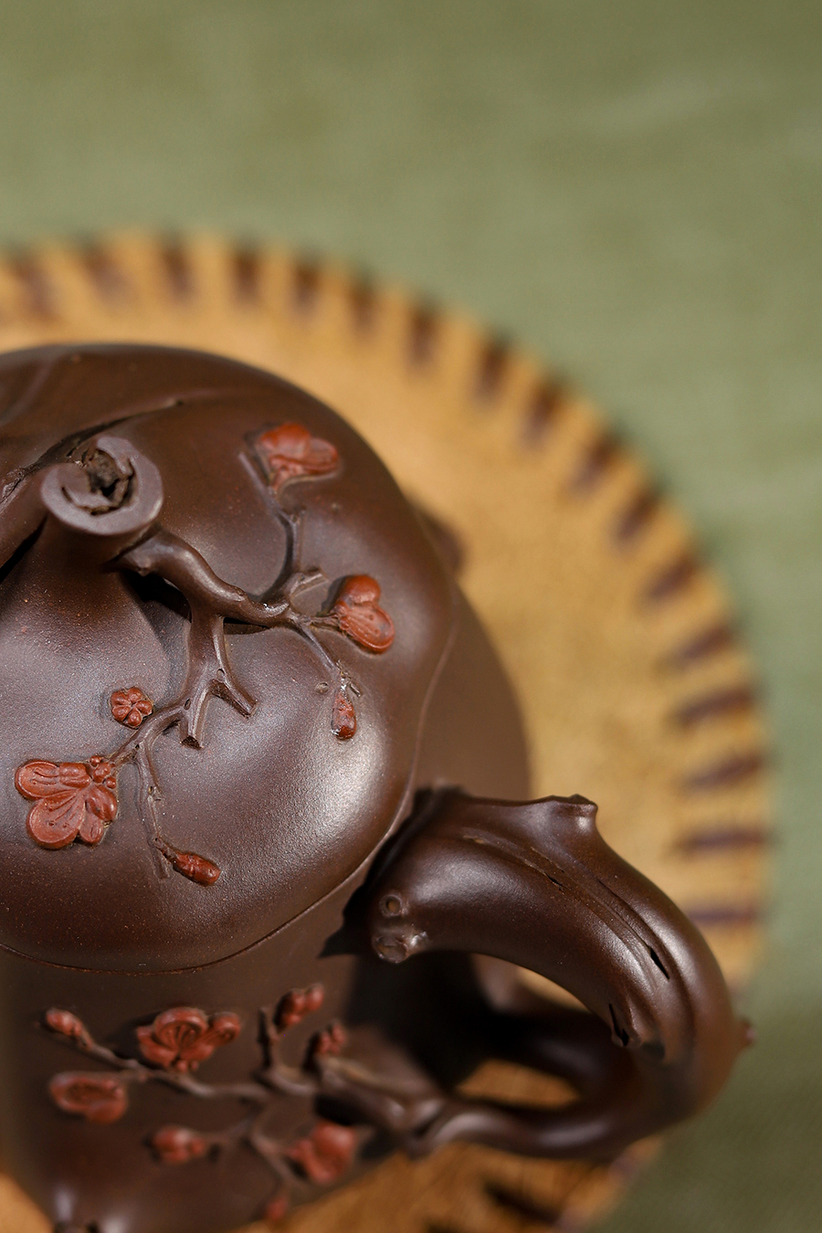 江建翔制双色梅桩壶