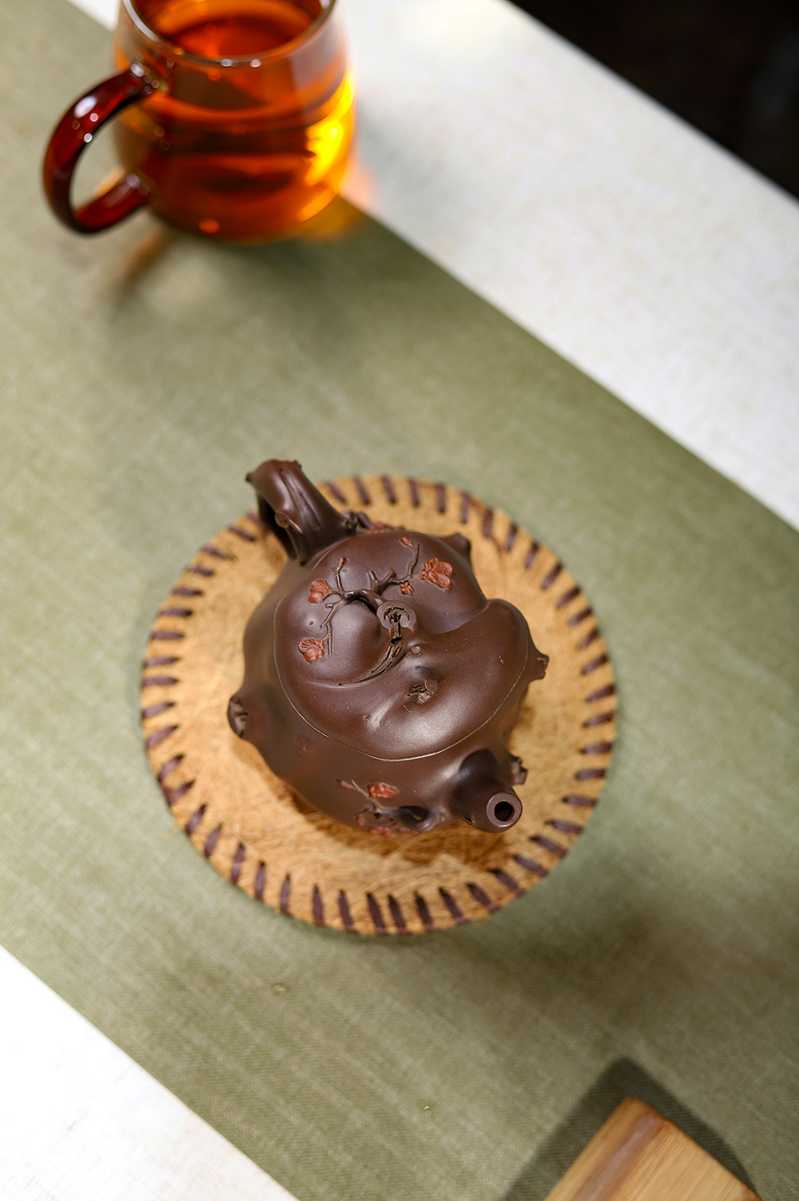 江建翔制双色梅桩壶