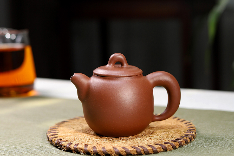 何叶制陶莹壶