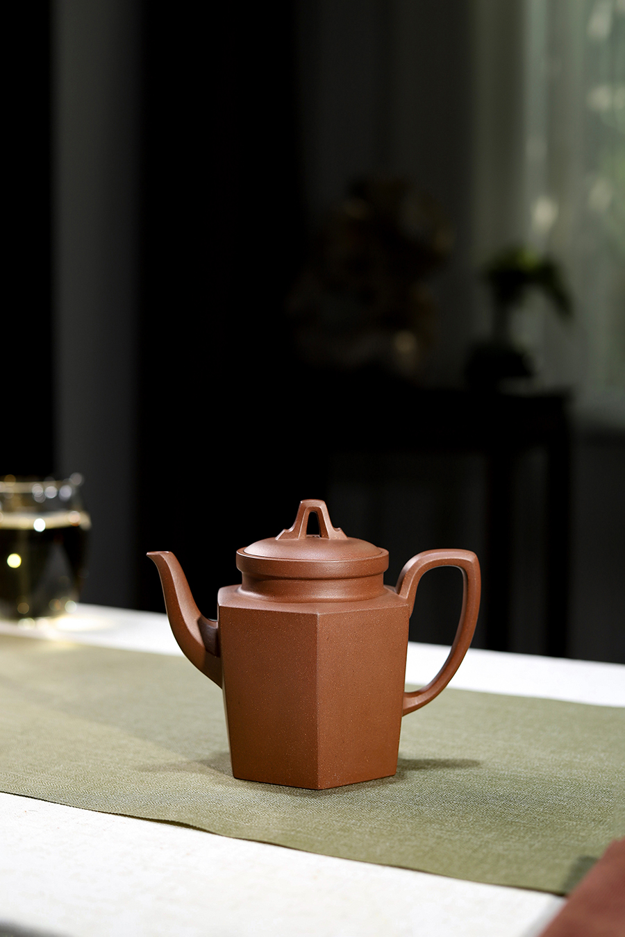 施小马制六苑壶