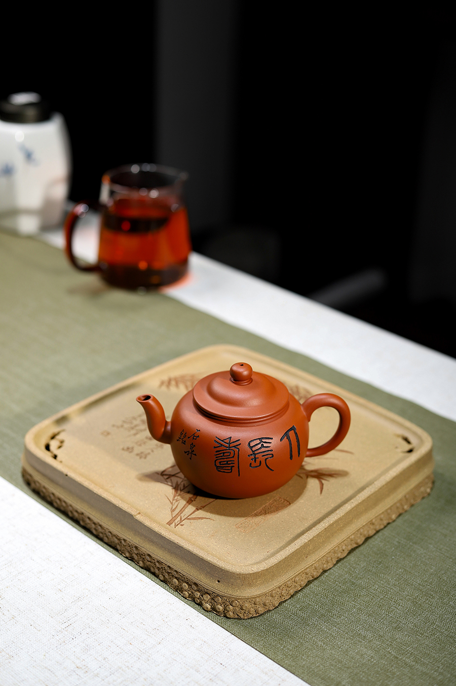 王奋良制德圆壶(谭泉海铭)