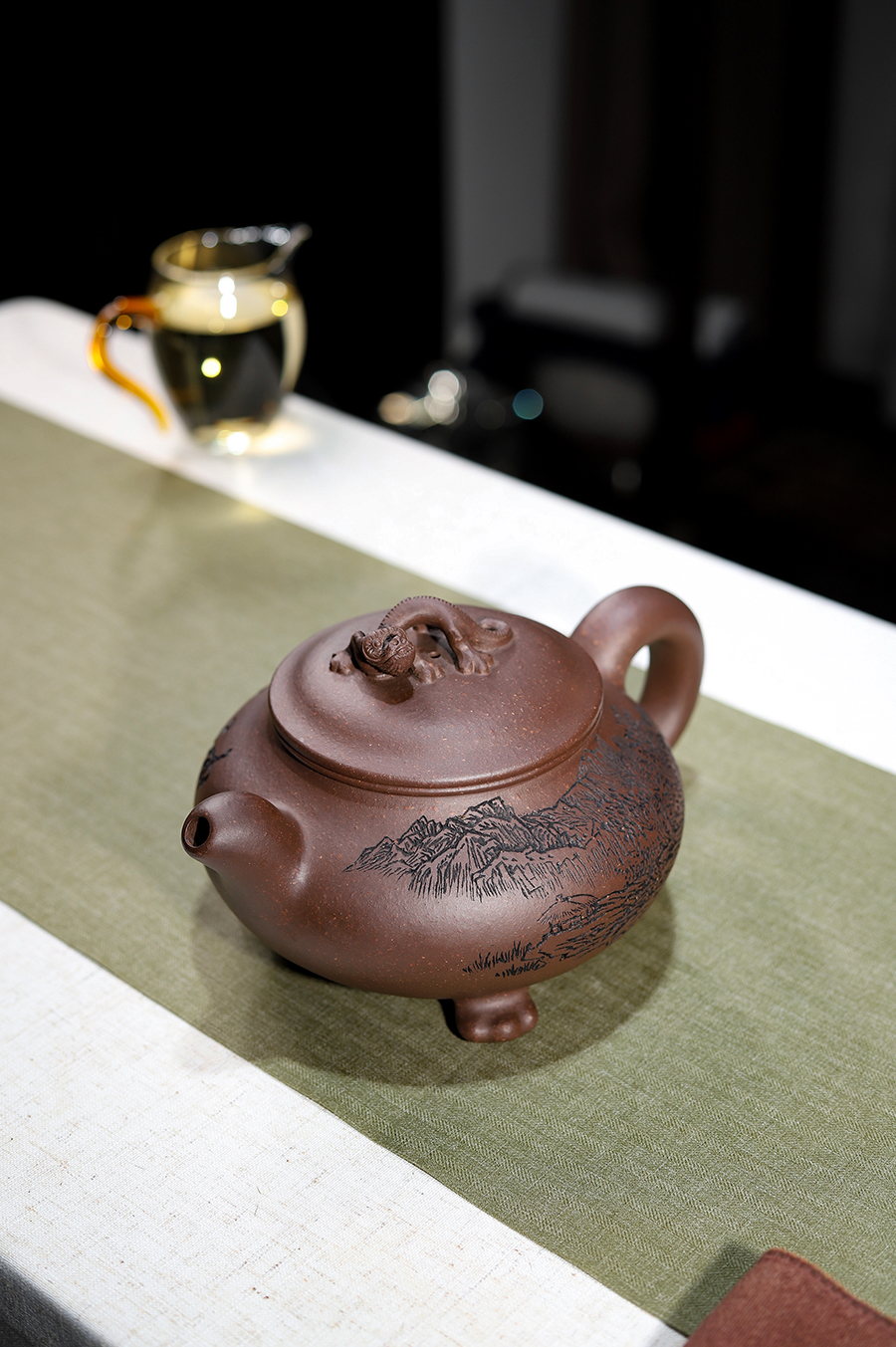 范洪泉制神龙飞泉壶(毛国强铭)