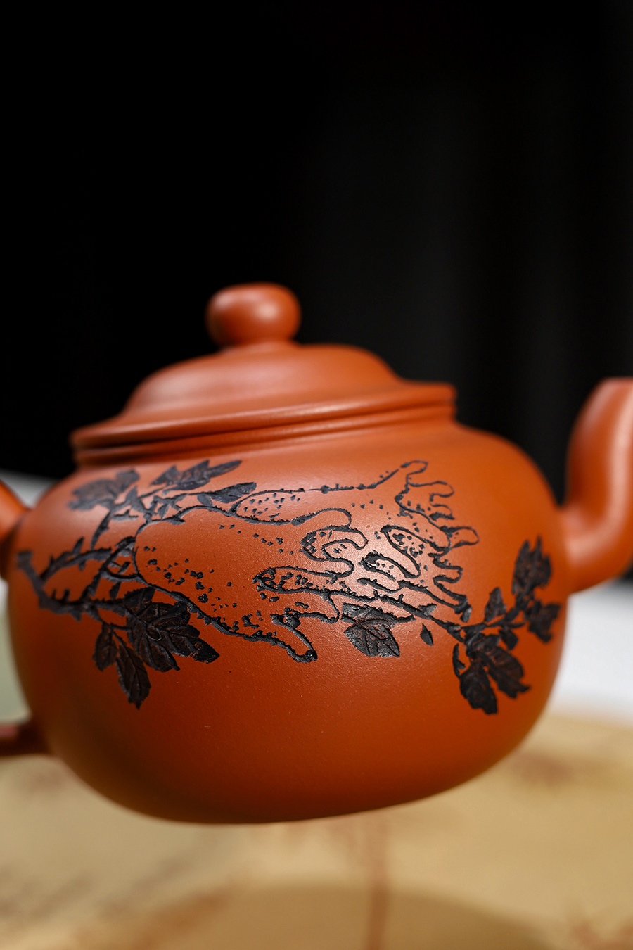 王奋良制德圆壶(谭泉海铭)