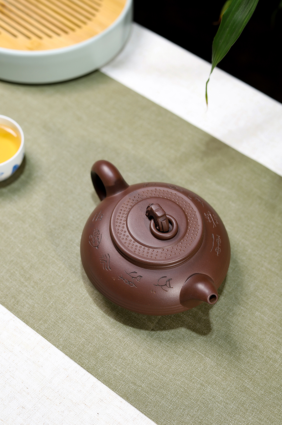 鲍志强制有余玉璧壶