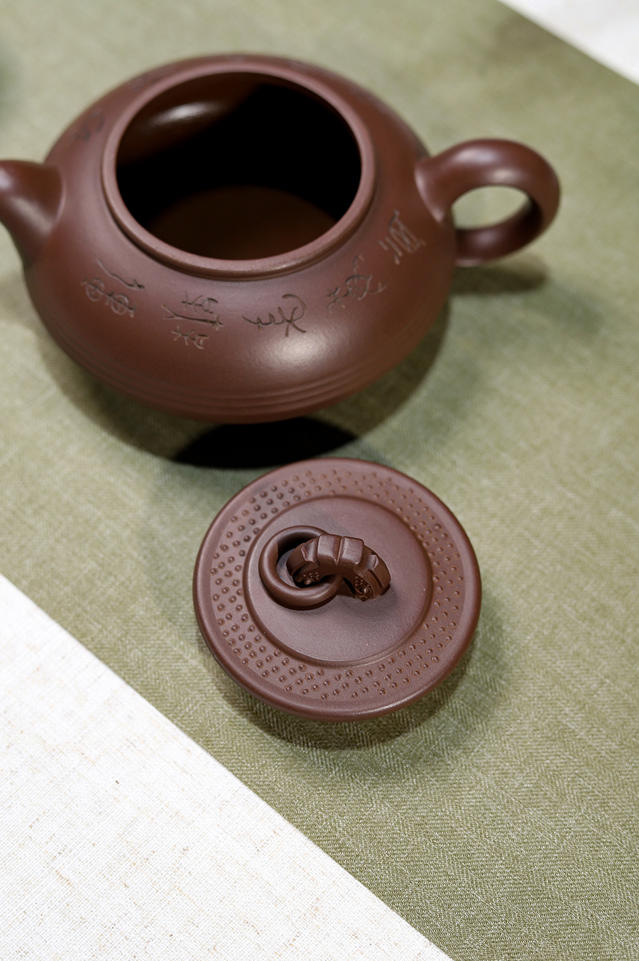 鲍志强制有余玉璧壶