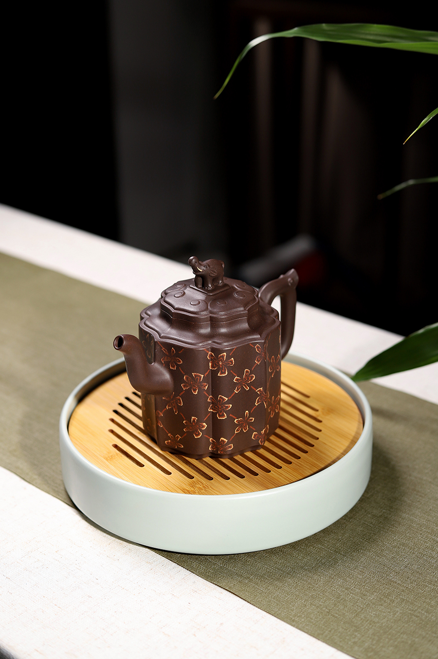 孔春华制万象更新壶