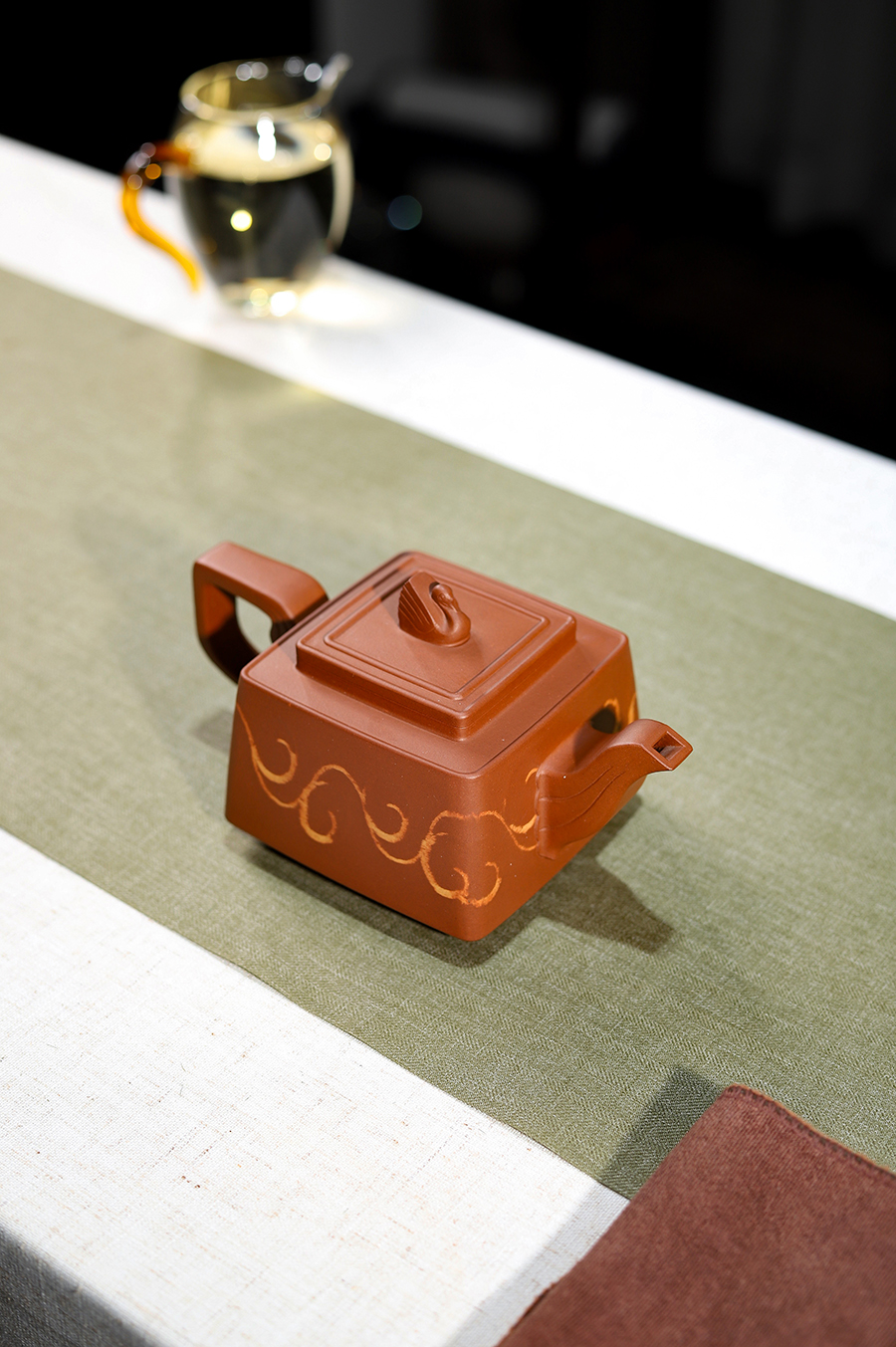 孔春华制世外桃圆壶