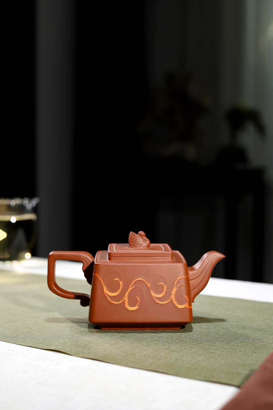 孔春华制世外桃圆壶