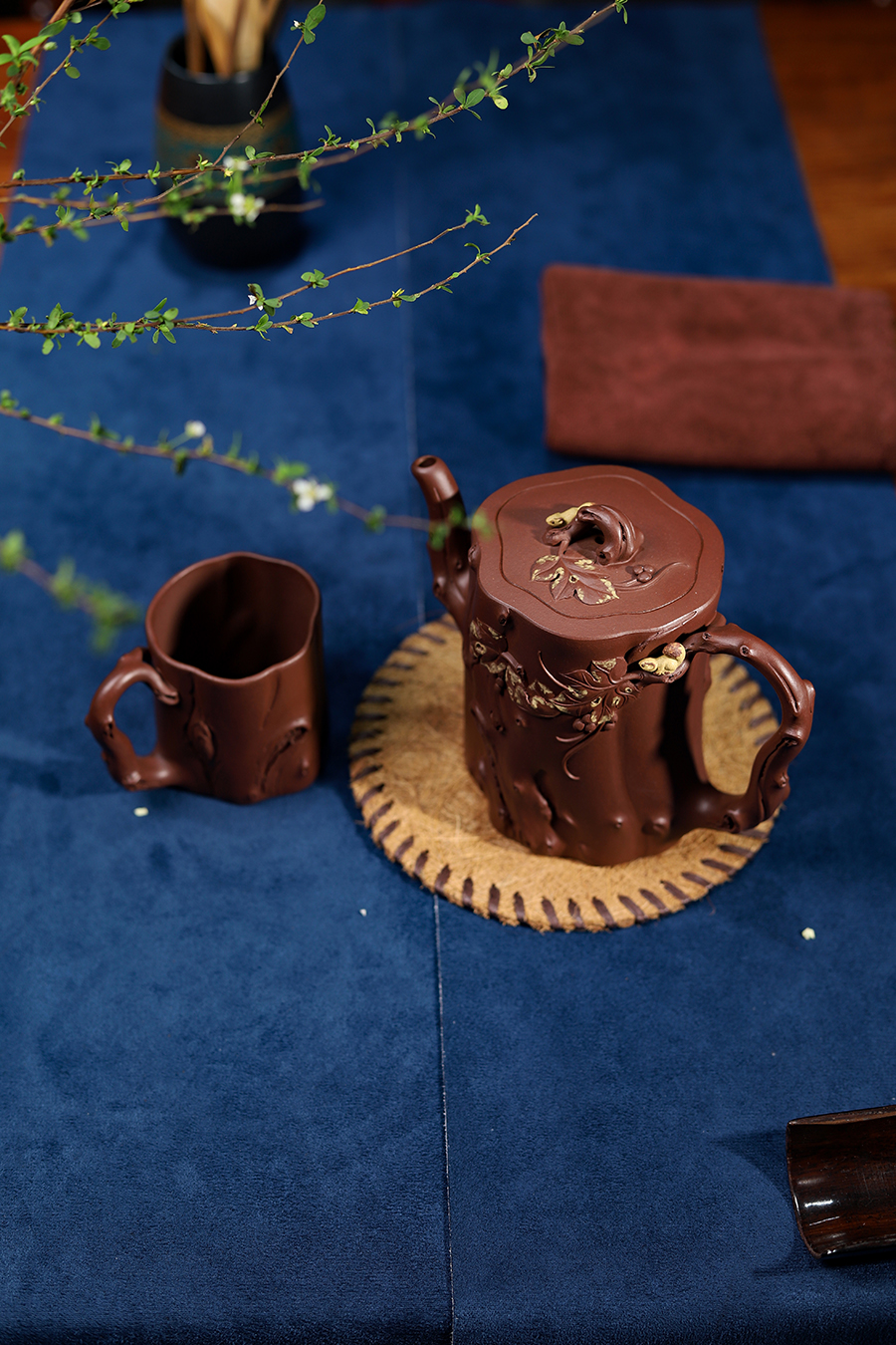 尹灵通全手工制松鼠葡萄桩壶