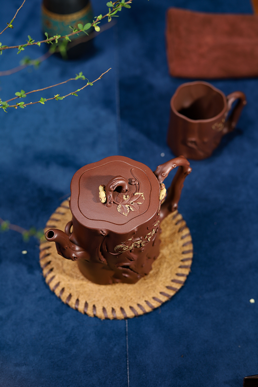 尹灵通全手工制松鼠葡萄桩壶
