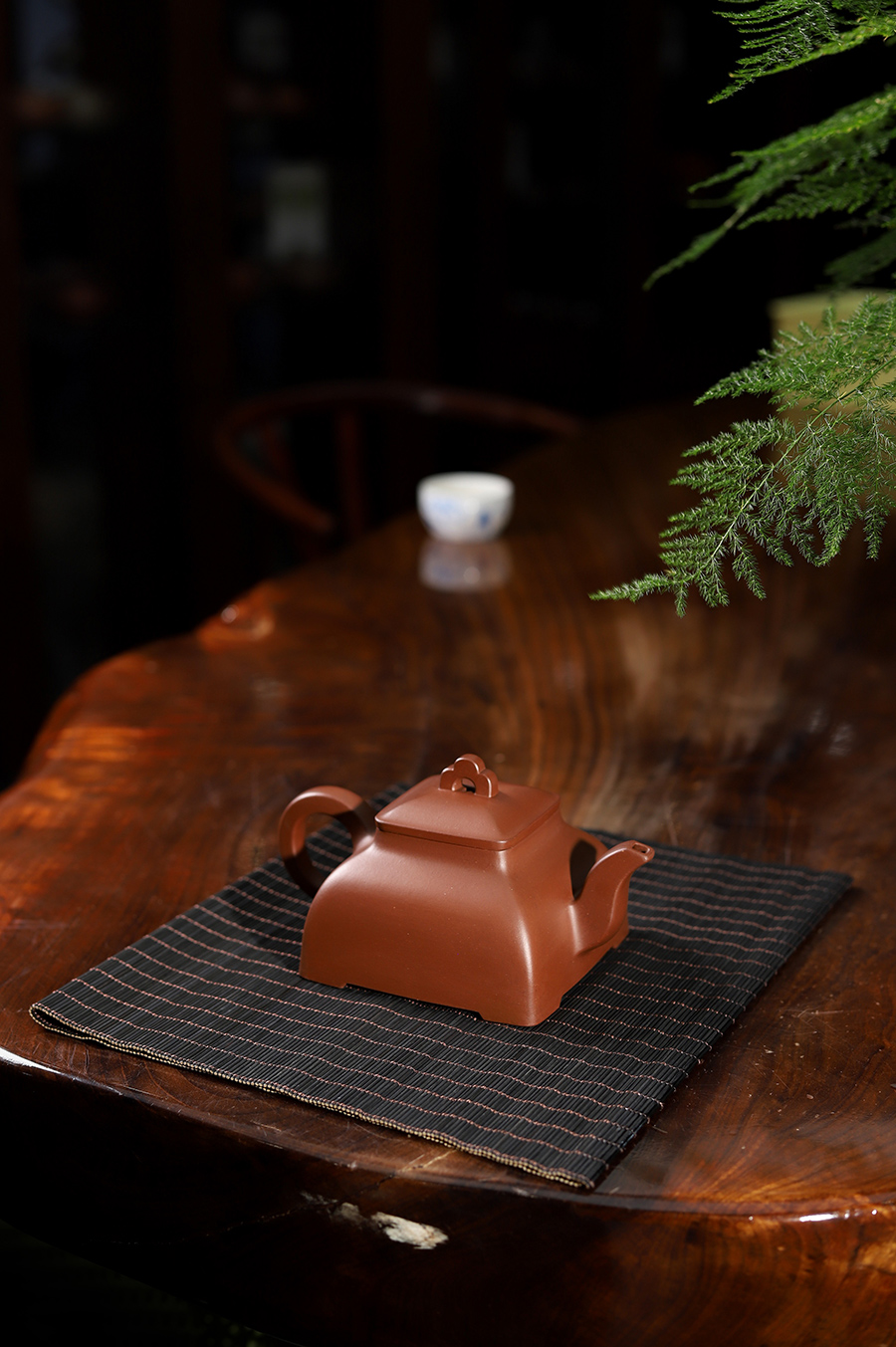 华健全手工制觚棱壶