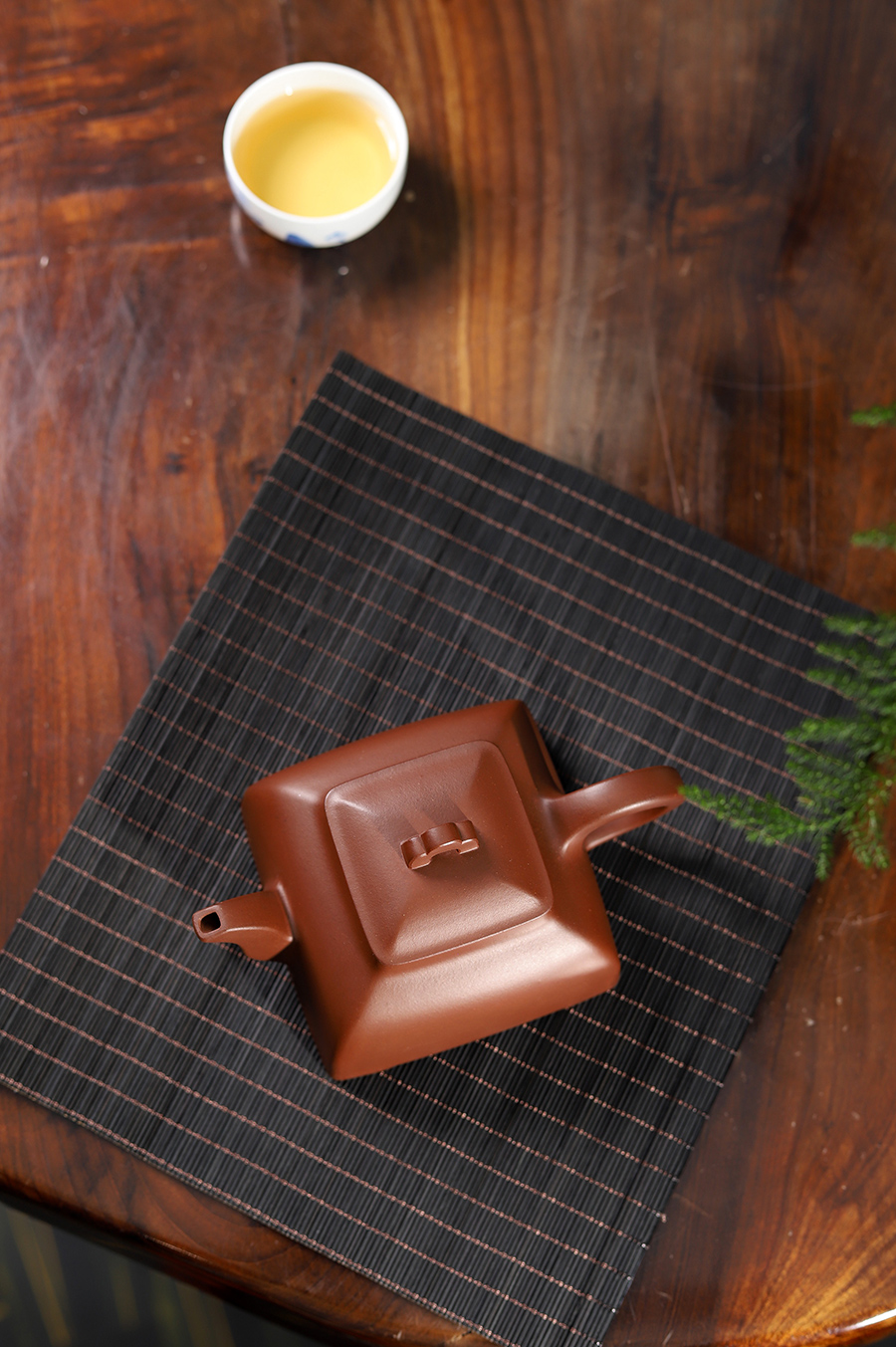 华健全手工制觚棱壶