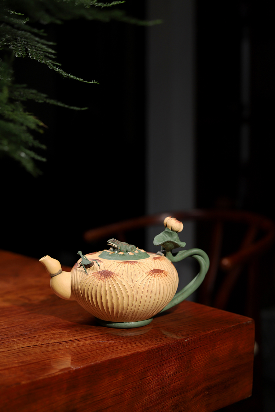 高建芳制盛世荷花壶