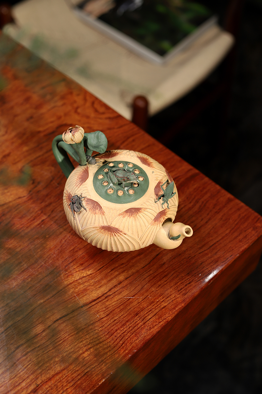 高建芳制盛世荷花壶