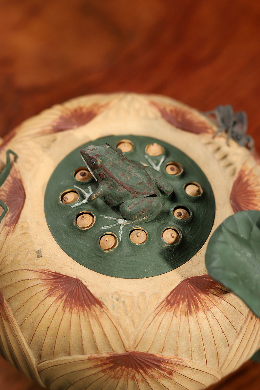 高建芳制盛世荷花壶