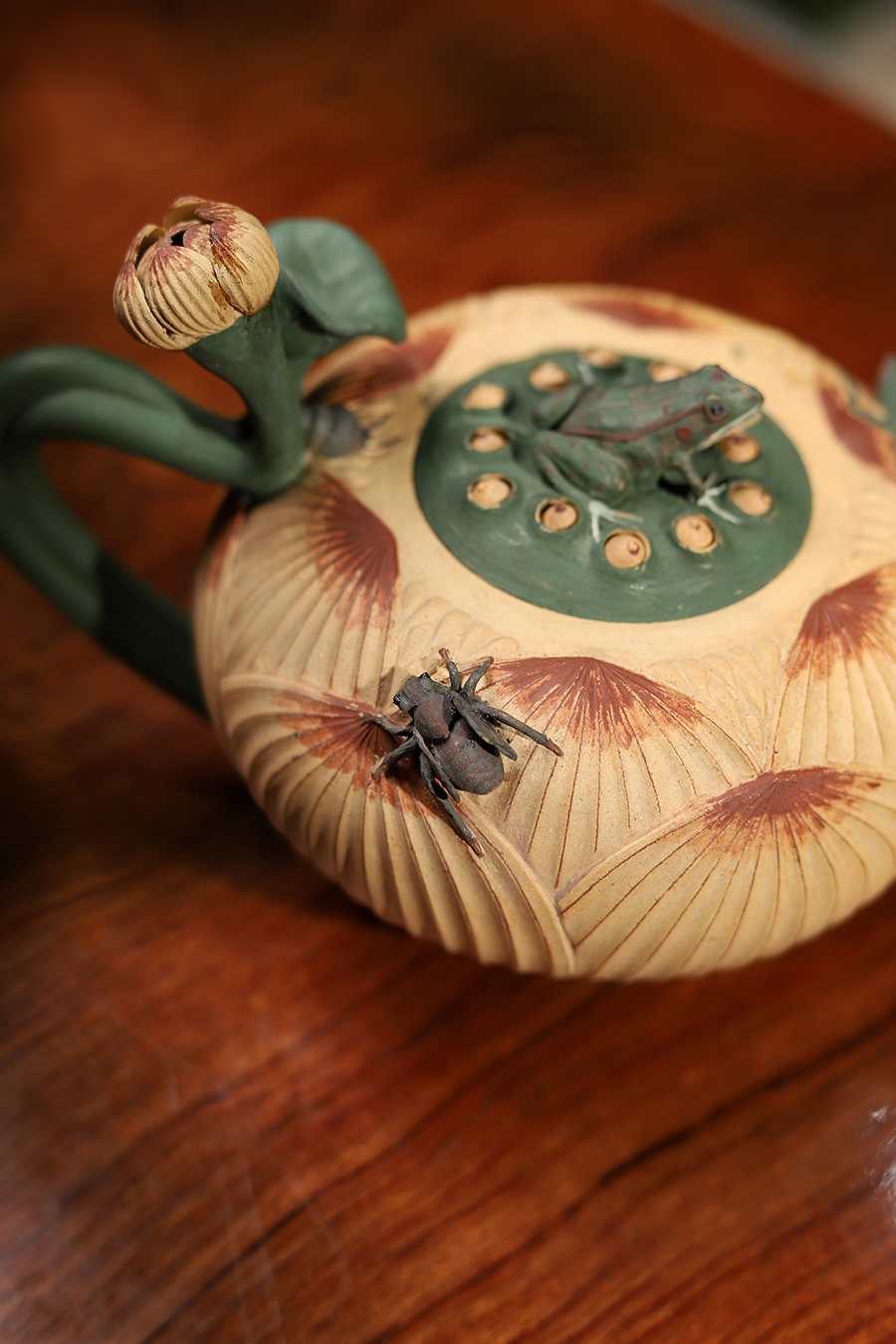 高建芳制盛世荷花壶