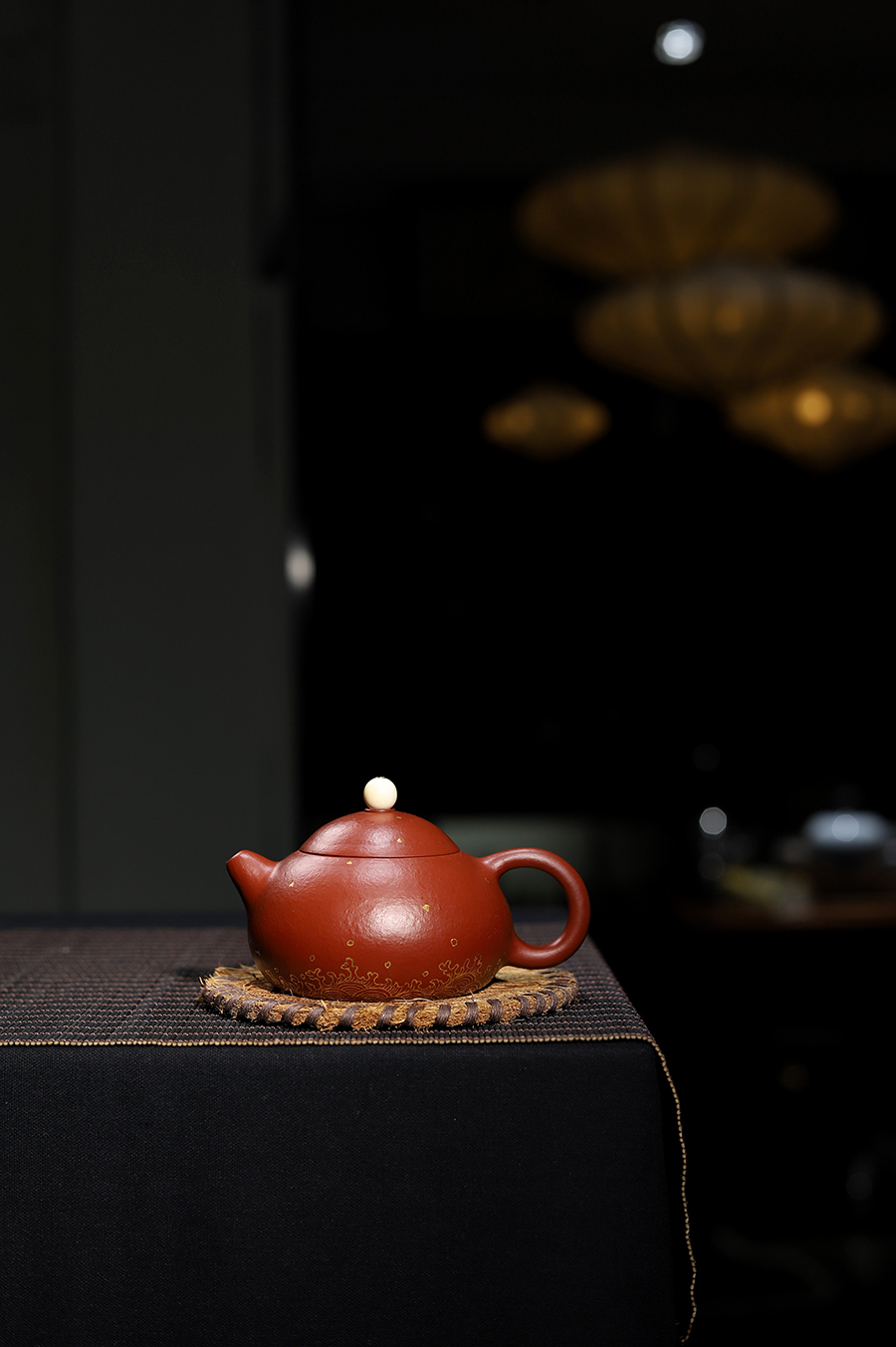 陈岩制全手文旦(牙珠钮·描金)壶