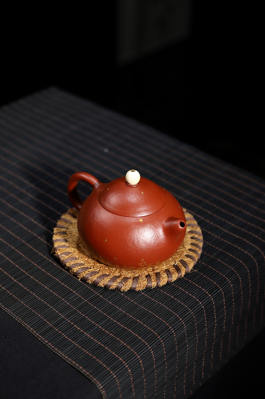 陈岩制全手文旦(牙珠钮·描金)壶