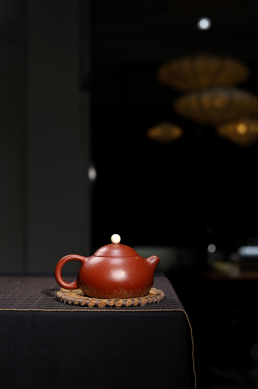 陈岩制全手文旦(牙珠钮·描金)壶