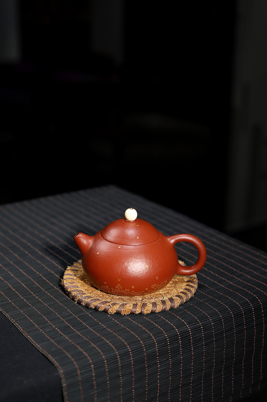 陈岩制全手文旦(牙珠钮·描金)壶