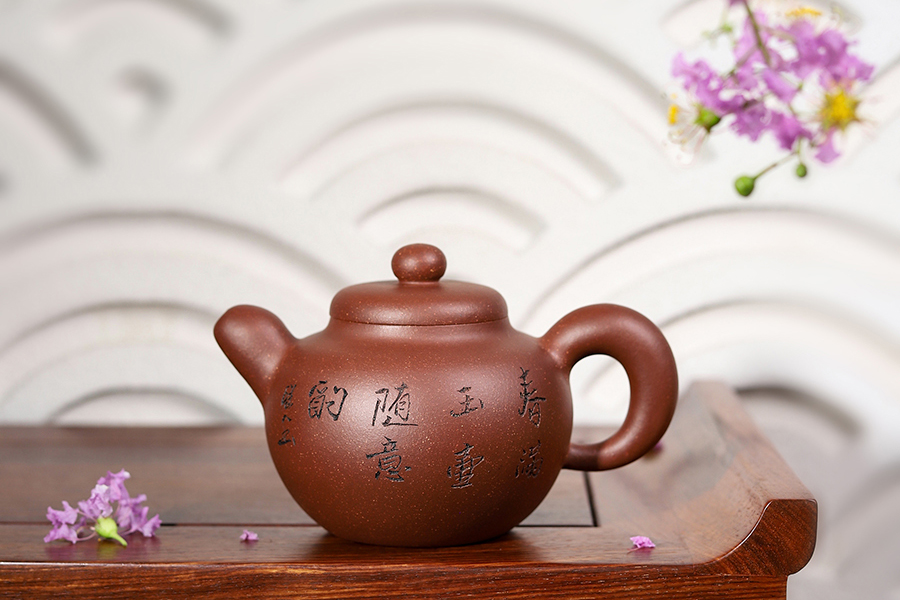 黄自英制圆春壶