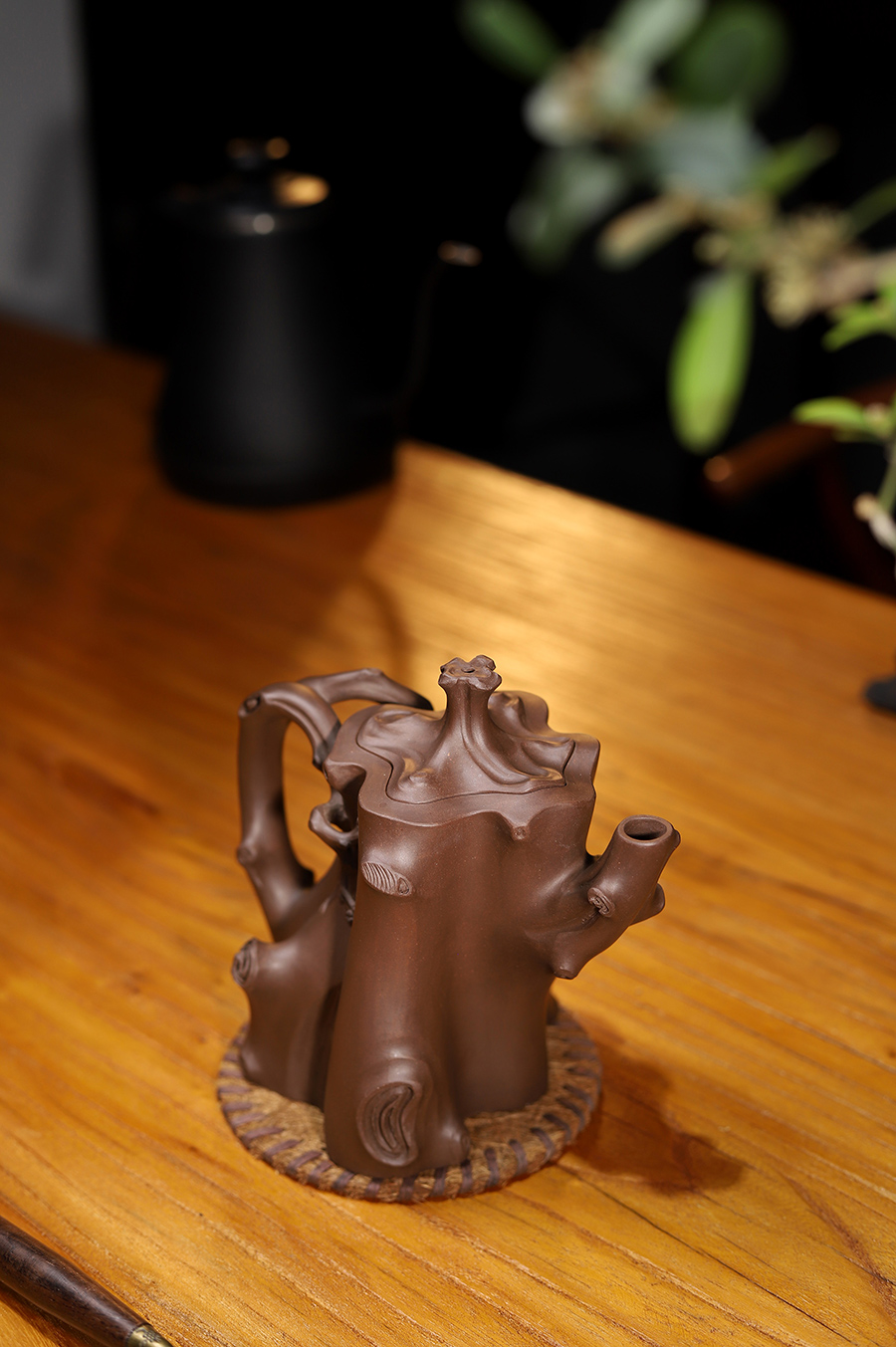 范洪泉制钟梅壶