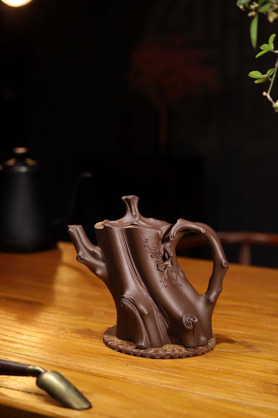 范洪泉制钟梅壶