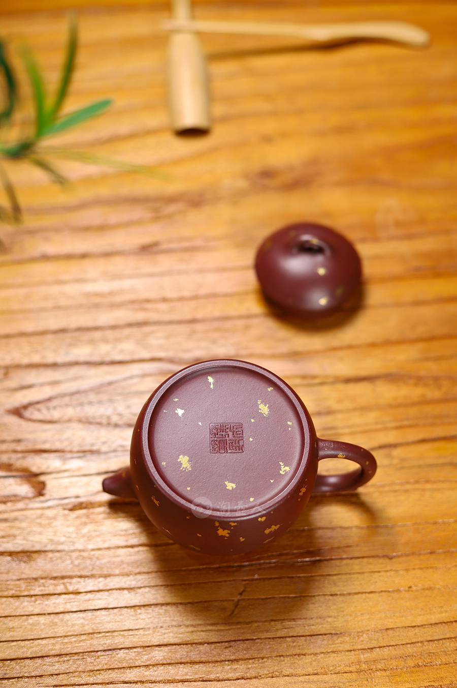 周夏全手工制秦权壶(戗金)