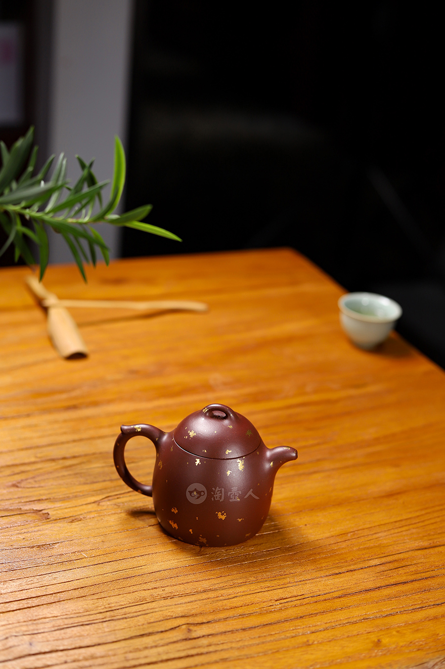 周夏全手工制秦权壶(戗金)