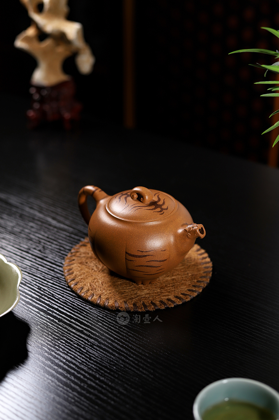 范泽锋制虎虎生威壶