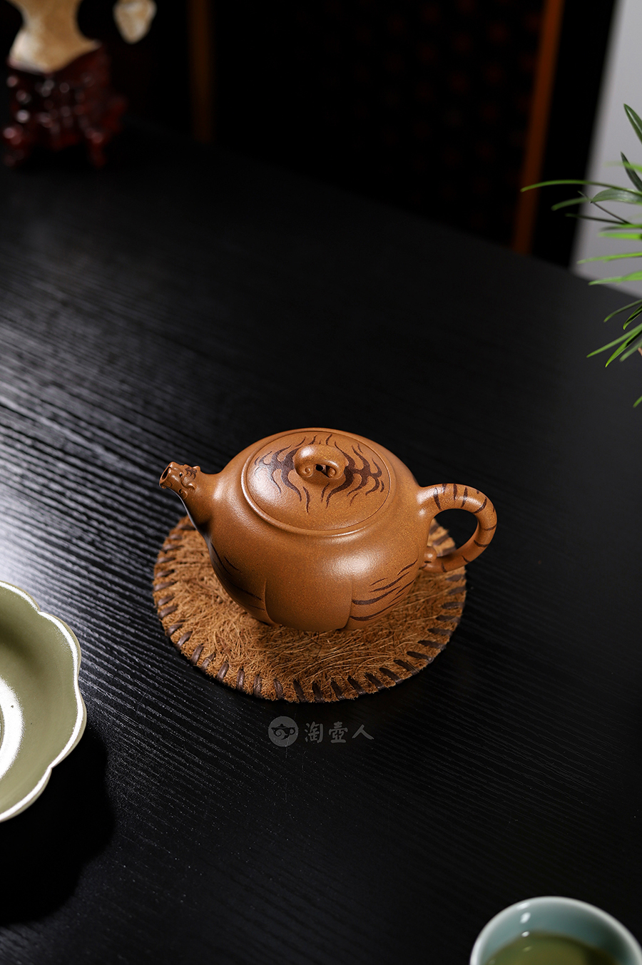 范泽锋制虎虎生威壶