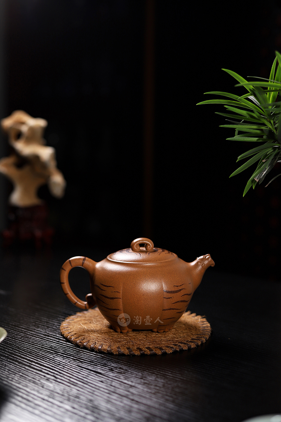 范泽锋制虎虎生威壶