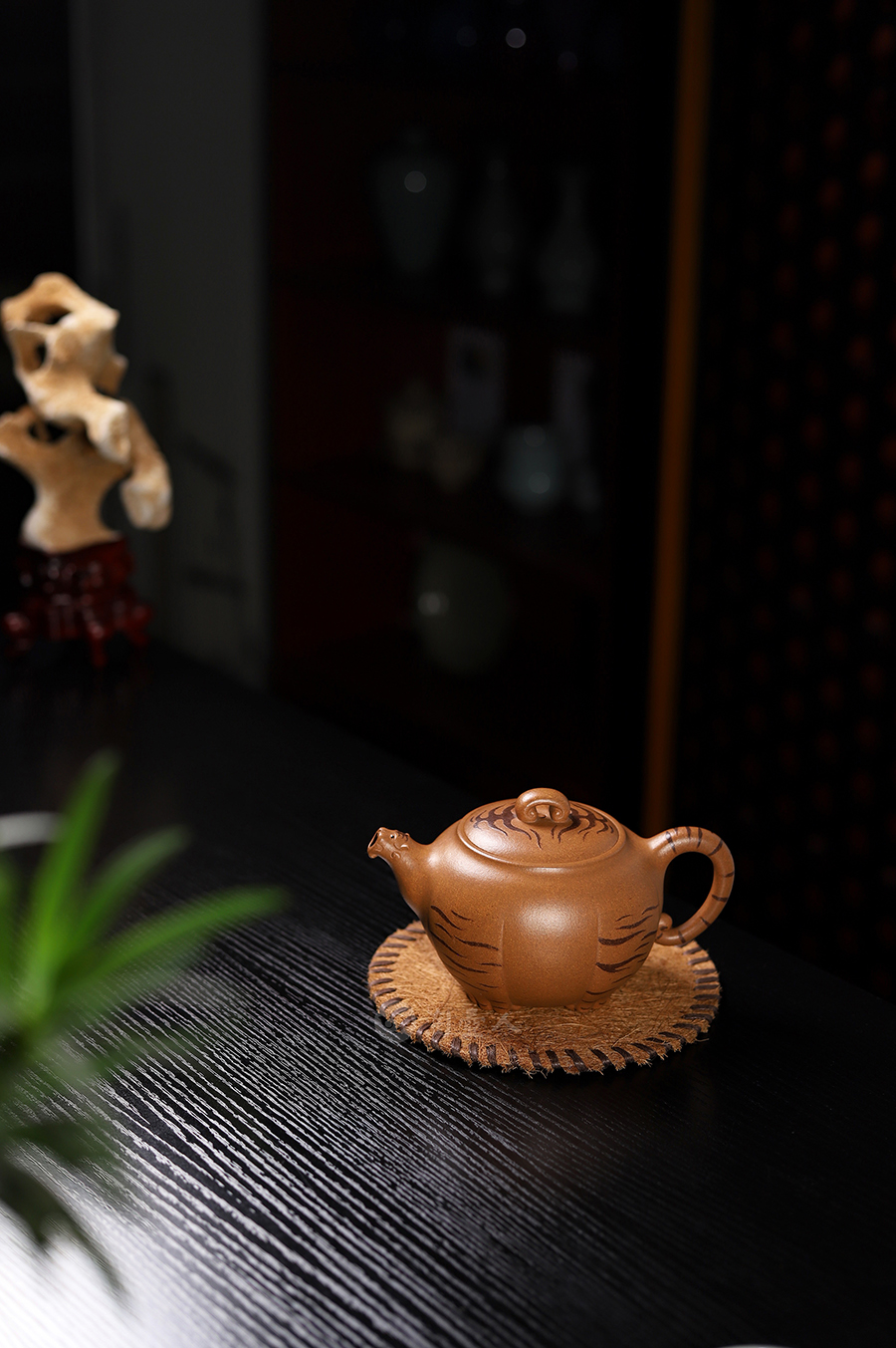 范泽锋制虎虎生威壶
