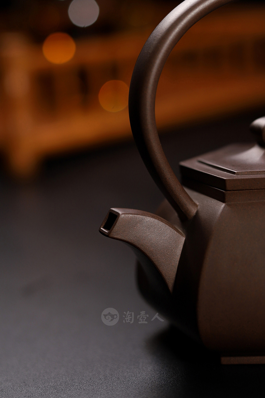 施小马制六方提梁壶