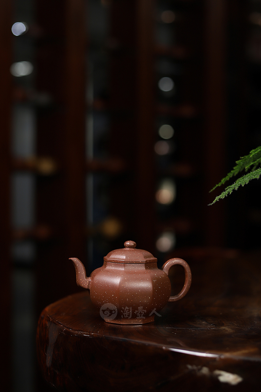 戴达全手工制八方宫灯壶(薄胎点砂)