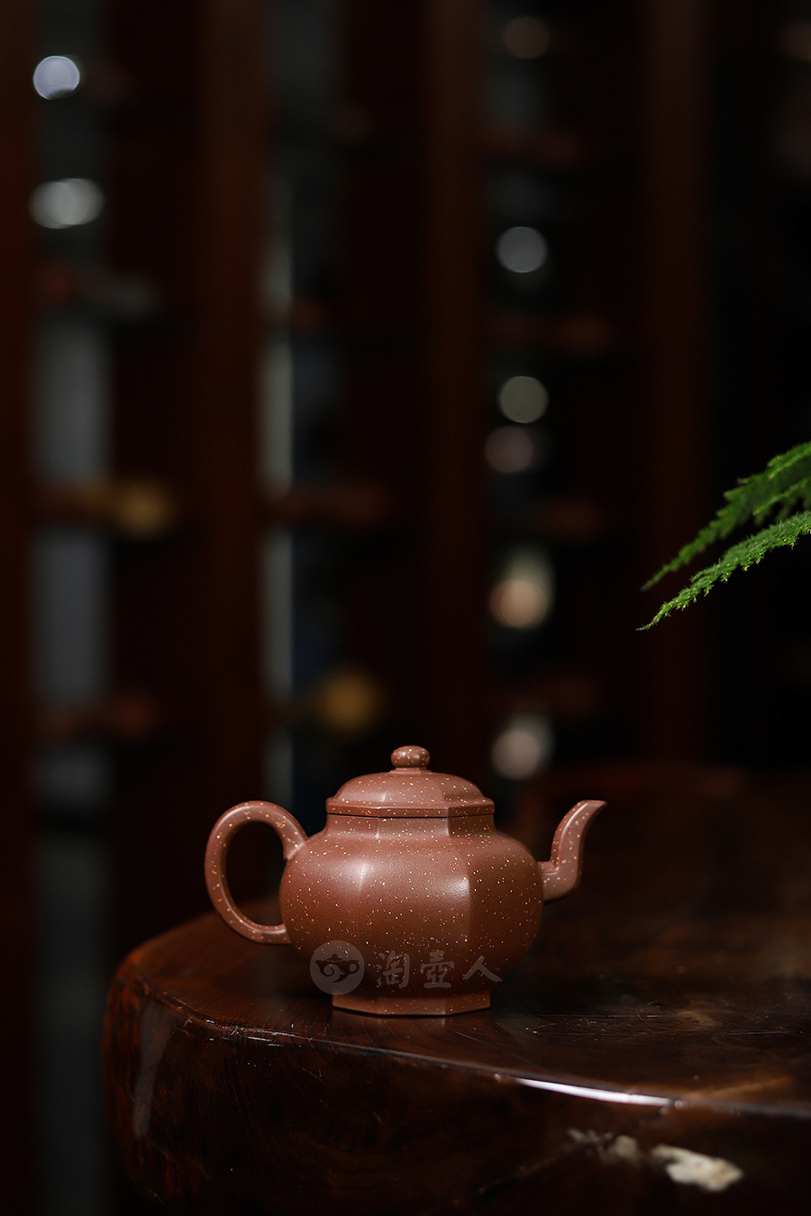 戴达全手工制八方宫灯壶(薄胎点砂)
