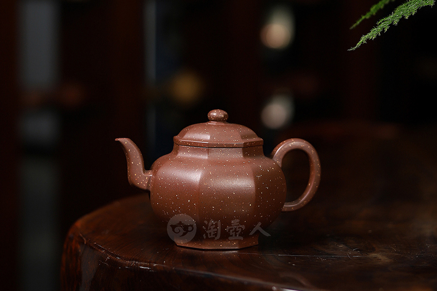 戴达全手工制八方宫灯壶(薄胎点砂)