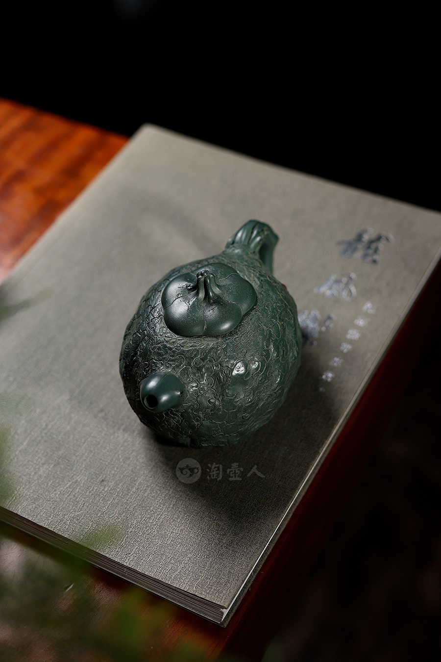 朱颖樱制薄胎供春壶