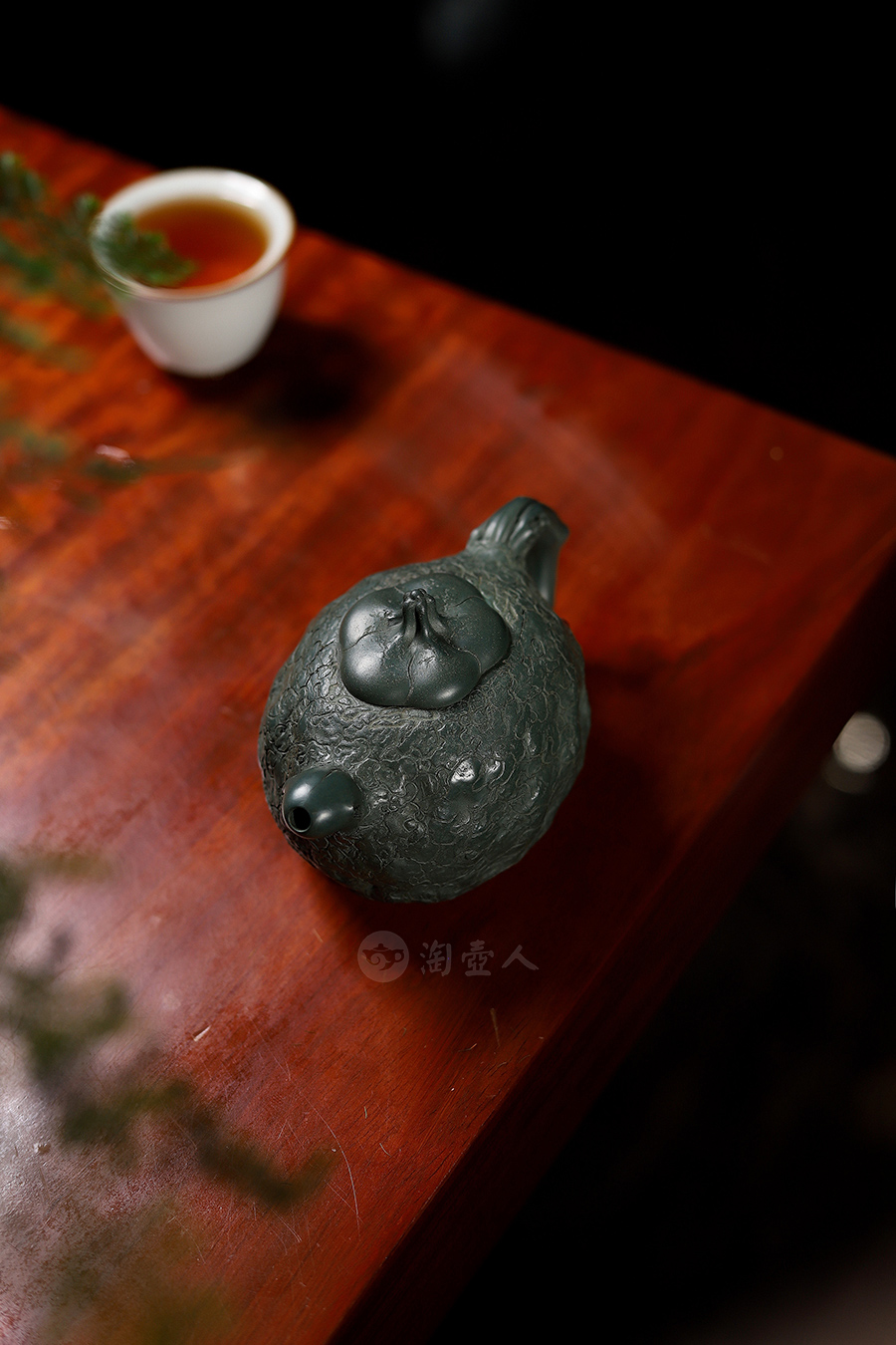 朱颖樱制薄胎供春壶