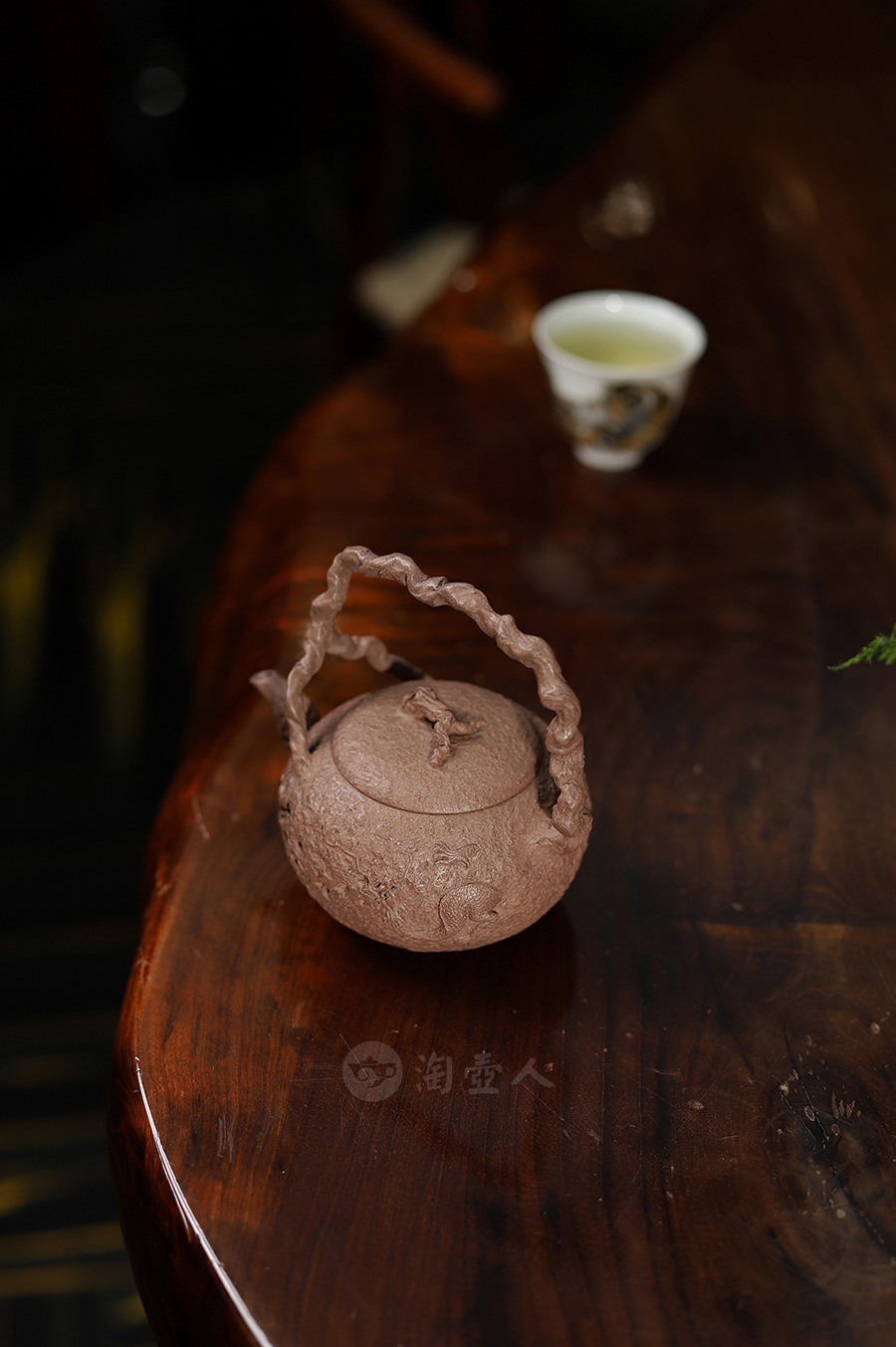 厉振宇制全手隐龙供春提梁壶