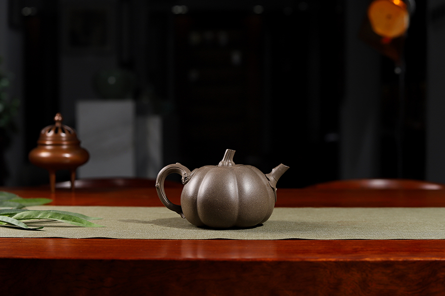 范萍全手工制薄胎鸣远南瓜壶