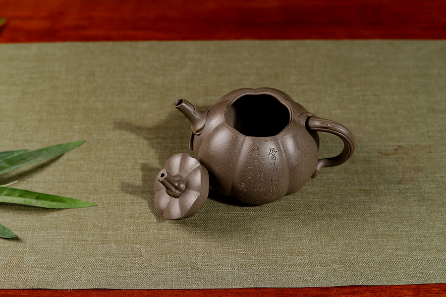 范萍全手工制薄胎鸣远南瓜壶