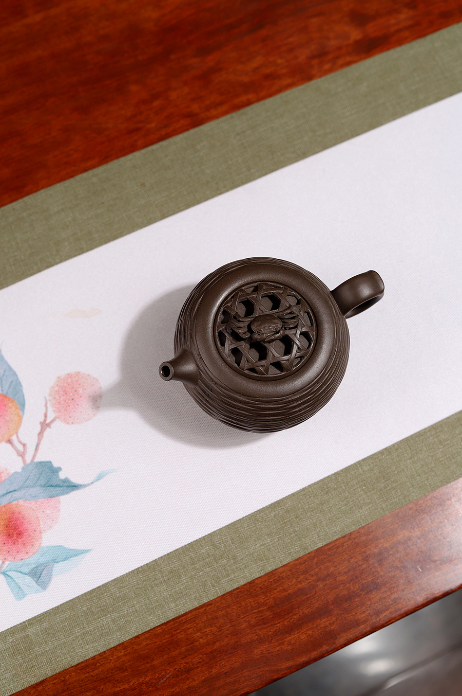 何挺初制《蟹篓壶》