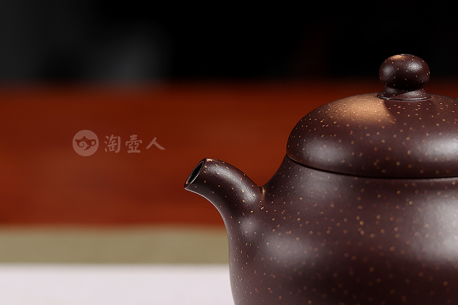 陈苏萍全手工制《闪烁辰星雅梨壶(点砂)》