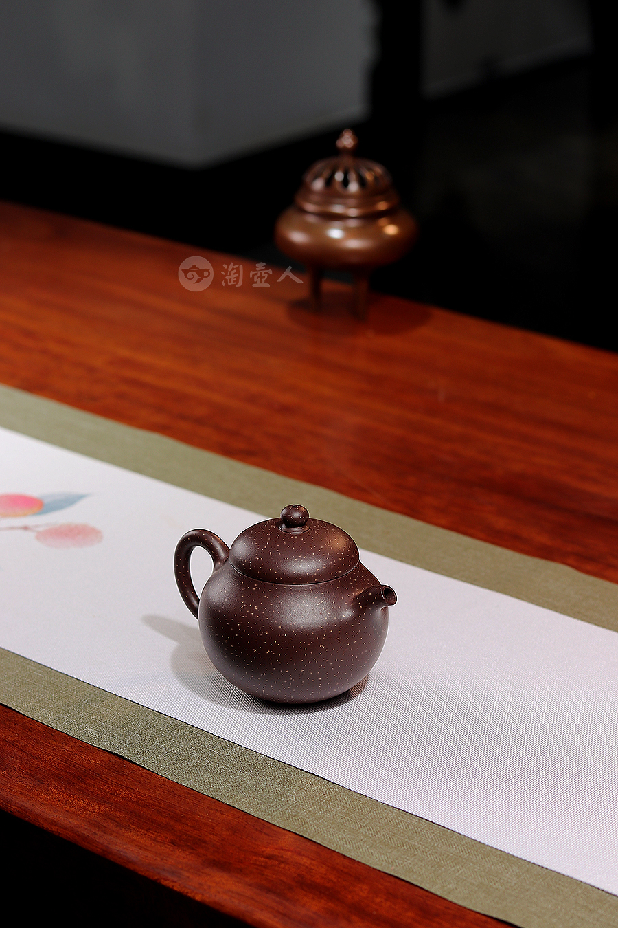 陈苏萍全手工制《闪烁辰星雅梨壶(点砂)》