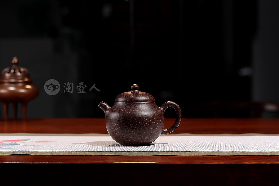陈苏萍全手工制《闪烁辰星雅梨壶(点砂)》