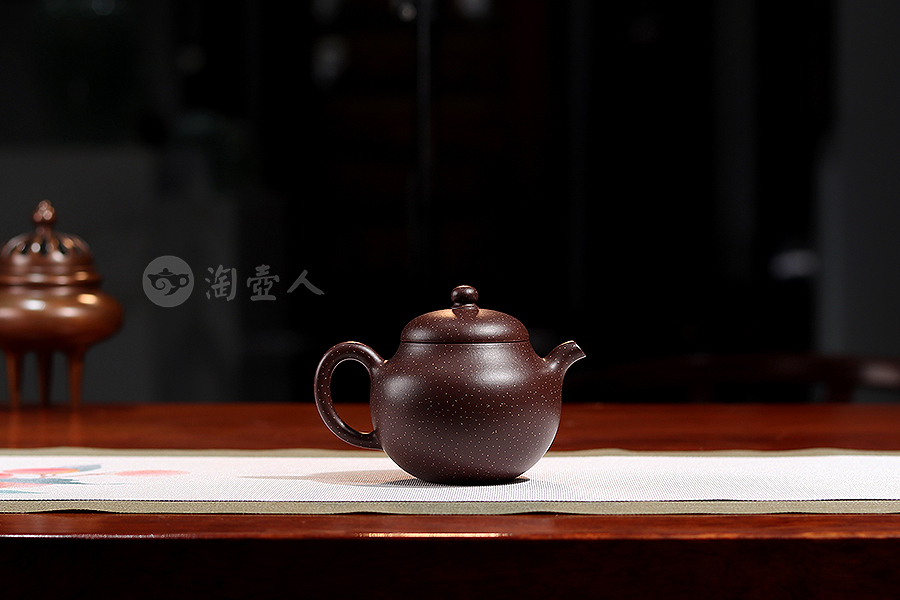 陈苏萍全手工制《闪烁辰星雅梨壶(点砂)》